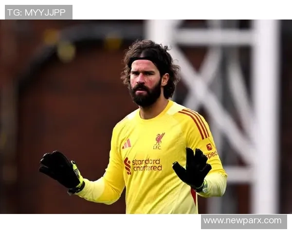 38岁足球明星依旧闪耀赛场 传奇球员展现超凡实力引领球队再创辉煌 38岁足球明星依旧闪耀赛场 传奇球员展现超凡实力引领球队再创辉煌