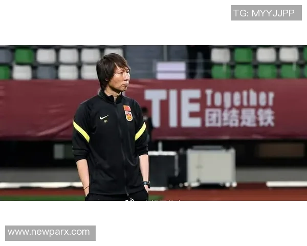 日本足球明星情侣甜蜜生活揭秘 球场与爱恋双重追求让人羡慕 日本足球明星情侣甜蜜生活揭秘 球场与爱恋双重追求让人羡慕