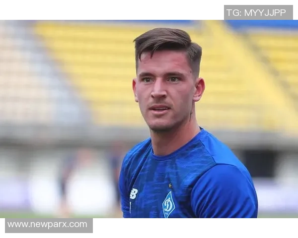 中国足球受球迷爱戴的传奇球星们他们的足球之路与永恒魅力