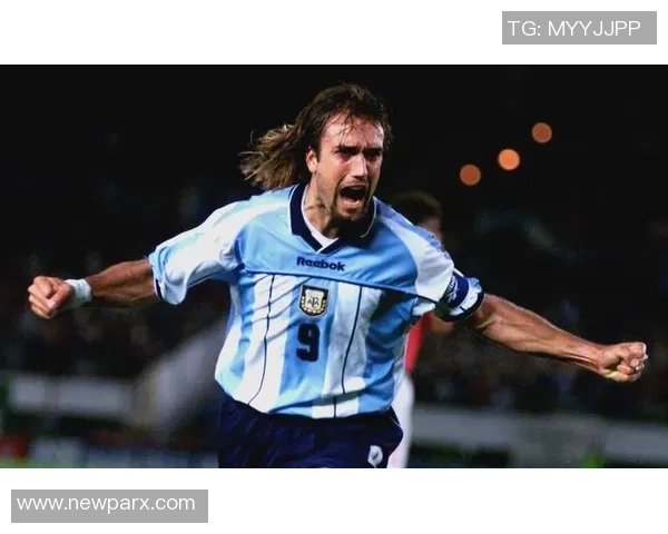 阿根廷足球传奇人物盘点及其历史地位分析